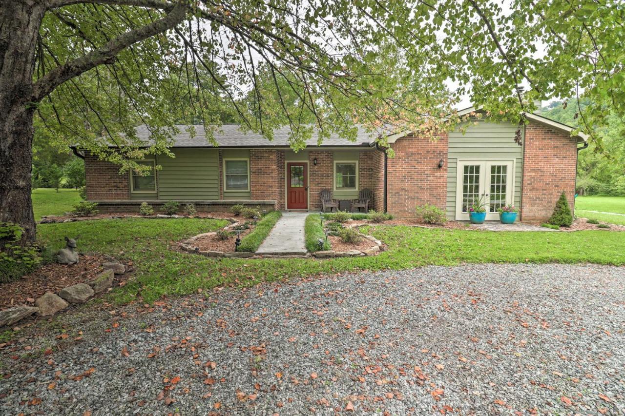Hendersonville Home With Fire Pit 5 Mi To Downtown! Екстериор снимка