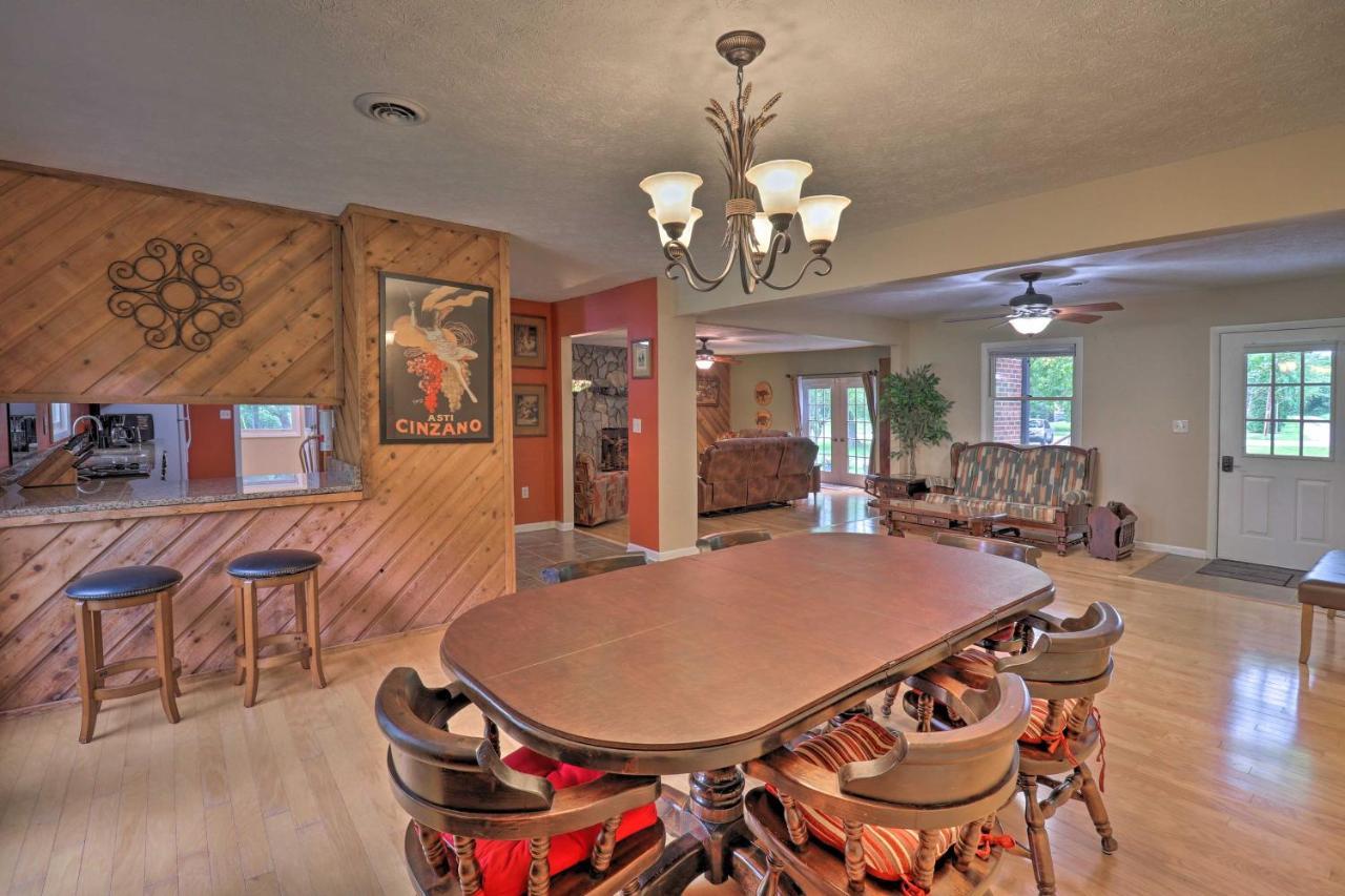 Hendersonville Home With Fire Pit 5 Mi To Downtown! Екстериор снимка