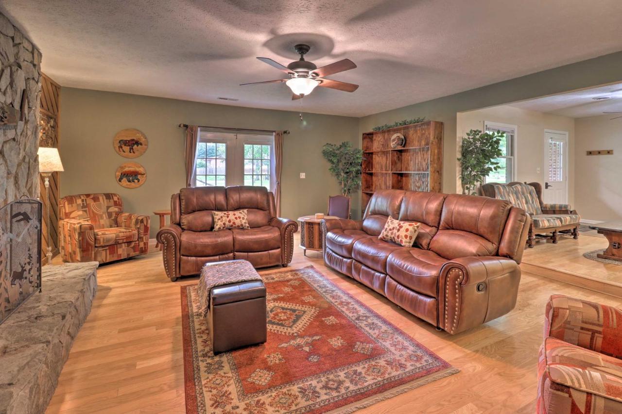 Hendersonville Home With Fire Pit 5 Mi To Downtown! Екстериор снимка